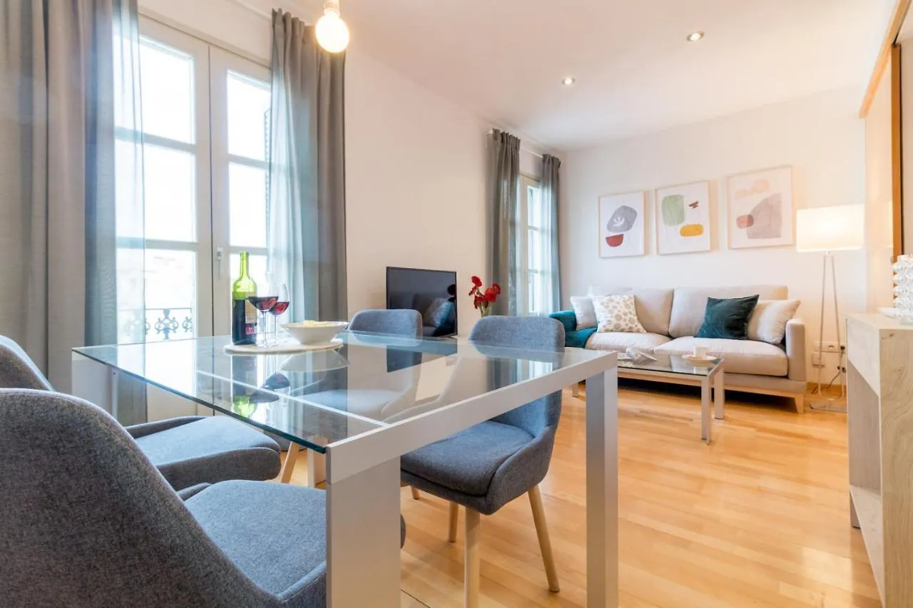 Sibs Bcn- Balmes- Romantic Citycentre Beautiful location
